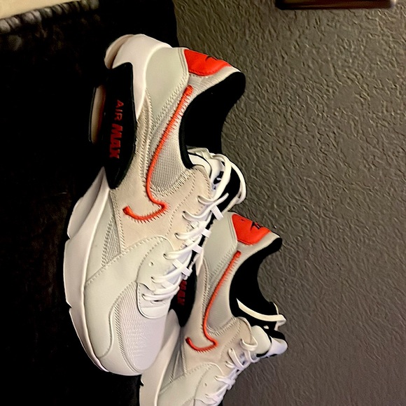 NIKE AIRMAX. SIZE 10.5. - Picture 1 of 6